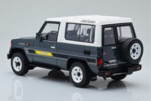 Toyota Land Cruiser LJ73 Hall Otto 1:18 OT437 Vaik - pilt 5/6
