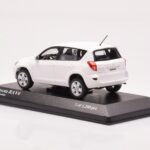 Toyota RAV4 XA30 Valge Minichamps 1:43 - image 3 of 4