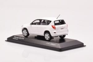 Toyota RAV4 XA30 Valge Minichamps 1:43 400166571 Metall - pilt 3/4