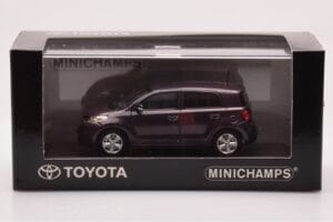 Toyota Urban Cruiser Violett Metallik Minichamps 1:43 403166963 Metall - pilt 4/4