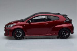 Toyota GR Yaris Punane Otto 1:18 OT1003 Vaik - pilt 3/6