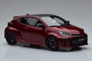 Toyota GR Yaris Punane Otto 1:18 OT1003 Vaik - pilt 4/6