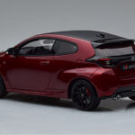 Toyota GR Yaris Punane Otto 1:18 - image 5 of 6