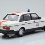 Volvo 240 GL Politsei Belgia Minichamps 1:18 - image 2 of 6