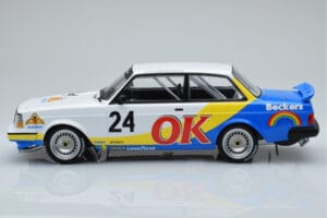 Volvo 240 Turbo Beckers #24 P.G. Andersson Nurburgring 1985 IXO 1:18 18RMC105A Metall - pilt 3/6