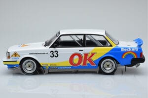 Volvo 240 Turbo Beckers #33 Andersson / Petersson / Linder ETCC Zolder 1985 IXO 1:18 18RMC105B Metall - pilt 3/6