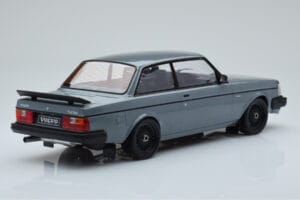 Volvo 240 Turbo Hall IXO 1:18 18CMC089 Metall - pilt 2/6