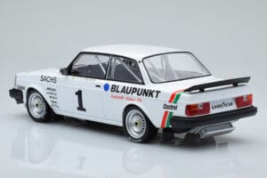 Volvo 240 Turbo IPS Racing Blaupunkt #1 P. Stureson DTM Zolder 1986 IXO 1:18 18RMC106 Metall - pilt 5/6