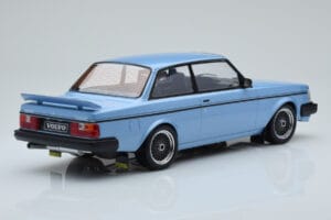 Volvo 240 Turbo Helesininine IXO 1:18 18MCC090 Metall - pilt 2/6
