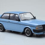 Volvo 240 Turbo Helesininine IXO 1:18 - image 4 of 6