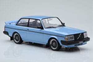 Volvo 240 Turbo Helesininine IXO 1:18 18MCC090 Metall - pilt 4/6