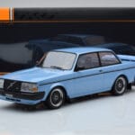Volvo 240 Turbo Helesininine IXO 1:18 - image 6 of 6