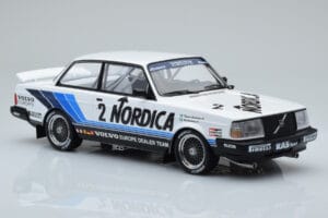 Volvo 240 Turbo Nordica #2 U. Granberg / T. Lindstrom ETCC Brno 1986 IXO 1:18 18RMC088 Metall - pilt 4/6