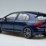 Volkswagen Golf GTI Mk8 Sinine Norev 1:18 188594 Metall - image 6 of 7