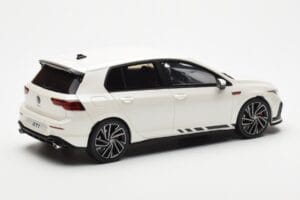 Volkswagen Golf GTI Mk8 Clubsport Valge Otto 1:18 OT986 Vaik - pilt 2/6