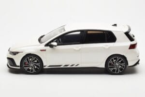 Volkswagen Golf GTI Mk8 Clubsport Valge Otto 1:18 OT986 Vaik - pilt 3/6