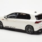 Volkswagen Golf GTI Mk8 Clubsport Valge Otto 1:18 - image 5 of 6