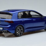 Volkswagen Golf Mk8 R Sinine Otto 1:18 - image 2 of 6