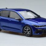 Volkswagen Golf Mk8 R Sinine Otto 1:18 - image 4 of 6