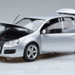 Volkswagen Golf GTI Mk5 Pirelli Edition Hõbedane Norev 1:18 188425 Metall - image 2 of 7