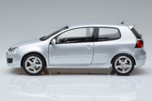 Volkswagen Golf GTI Mk5 Pirelli Edition Hõbedane Norev 1:18 188425 Metall - pilt 4/7
