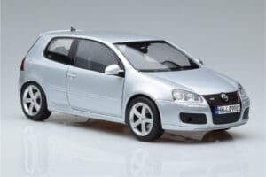 Volkswagen Golf GTI Mk5 Pirelli Edition Hõbedane Norev 1:18 188425 Metall - pilt 5/7