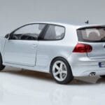 Volkswagen Golf GTI Mk5 Pirelli Edition Hõbedane Norev 1:18 188425 Metall - image 6 of 7