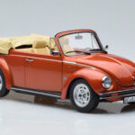 Volkswagen Beetle 1303 Kabriolett Oranž Norev 1:18 - image 4 of 6