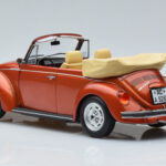 Volkswagen Beetle 1303 Kabriolett Oranž Norev 1:18 - image 5 of 6