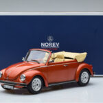Volkswagen Beetle 1303 Kabriolett Oranž Norev 1:18 - image 6 of 6