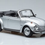 Volkswagen Beetle 1303 Kabriolett Hõbedane Norev 1:18 - image 4 of 6