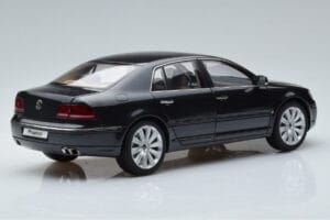 Volkswagen Phaeton V6 Mazeppa Hall Kyosho 1:18 08831MBK Metall - pilt 3/9