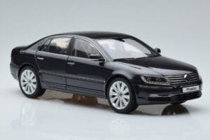 Volkswagen Phaeton V6 Mazeppa Hall Kyosho 1:18 08831MBK Metall - pilt 6/9