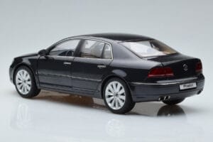 Volkswagen Phaeton V6 Mazeppa Hall Kyosho 1:18 08831MBK Metall - pilt 7/9