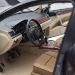 Volkswagen Phaeton V6 Mazeppa Hall Kyosho 1:18 - image 8 of 9