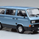 Volkswagen T3 Multivan Sinine Norev 1:18 - image 4 of 6