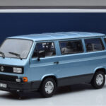 Volkswagen T3 Multivan Sinine Norev 1:18 - image 6 of 6
