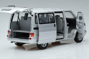 Volkswagen T4b Transporter Caravelle Minibus Schuco 1:18 450041500 Metall - pilt 2/8