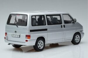Volkswagen T4b Transporter Caravelle Minibus Schuco 1:18 450041500 Metall - pilt 3/8