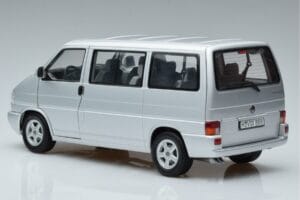Volkswagen T4b Transporter Caravelle Minibus Schuco 1:18 450041500 Metall - pilt 7/8