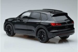 Volkswagen Touareg CR Must FAW 1:18 LTC761021BLA Metall - pilt 6/7
