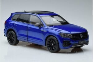 Volkswagen Touareg CR Sinine FAW 1:18 LTC761021BLU Metall - pilt 5/7