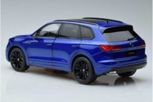 Volkswagen Touareg CR Sinine FAW 1:18 LTC761021BLU Metall - pilt 6/7