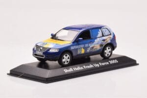 Volkswagen Touareg 7L Shell Helix Fresh Up Force Minichamps 1:43 VOLKSWAGEN-264066 Metall - pilt 2/4