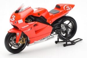 Yamaha YZR-M1 Marlboro Yamaha Team #3 M. Biaggi MotoGP 2002 Minichamps 1:12 122026303 Metall - pilt 2/4