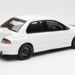 Mitsubishi Lancer Evo VIII MR FQ-400 Valge Otto 1:18 - image 2 of 6