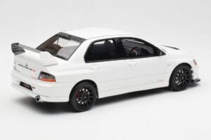 Mitsubishi Lancer Evo VIII MR FQ-400 Valge Otto 1:18 OT777 Vaik - pilt 2/6