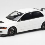 Mitsubishi Lancer Evo VIII MR FQ-400 Valge Otto 1:18