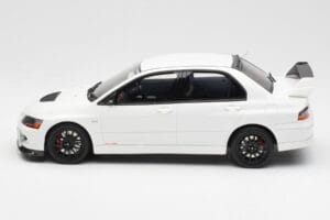 Mitsubishi Lancer Evo VIII MR FQ-400 Valge Otto 1:18 OT777 Vaik - pilt 3/6