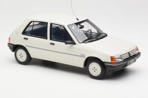 Peugeot 205 Junior Valge Otto 1:18 OT463 Vaik - pilt 4/6